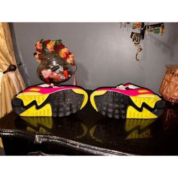 Nike Air Max 90 Pink Volt Sneakers - Picture 5 of 7